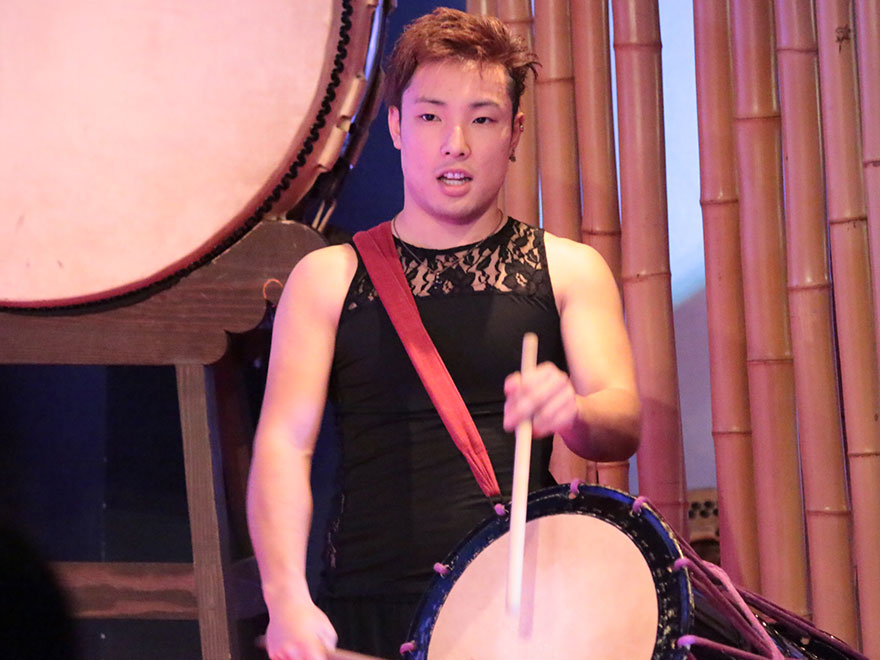 桶胴太鼓　桶太鼓・バチ・担ぎストラップをセット 桶太鼓・バチ・担ぎストラップをセット 桶胴太鼓 割っ